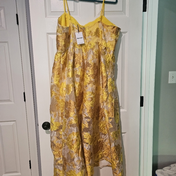 Showpo Brailey Midi Dress - Aline Corset Detail Dress in Yellow - Picture 6 of 6